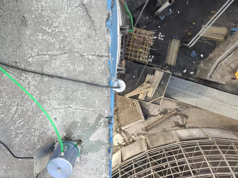 地質(zhì)監(jiān)測儀表靜力水準(zhǔn)儀現(xiàn)場工況